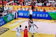 一竞技-包含今夜CBA常规赛焦点战，浙江队完成再遭质疑，赛场秩序良好，年轻球员获得机会的词条
